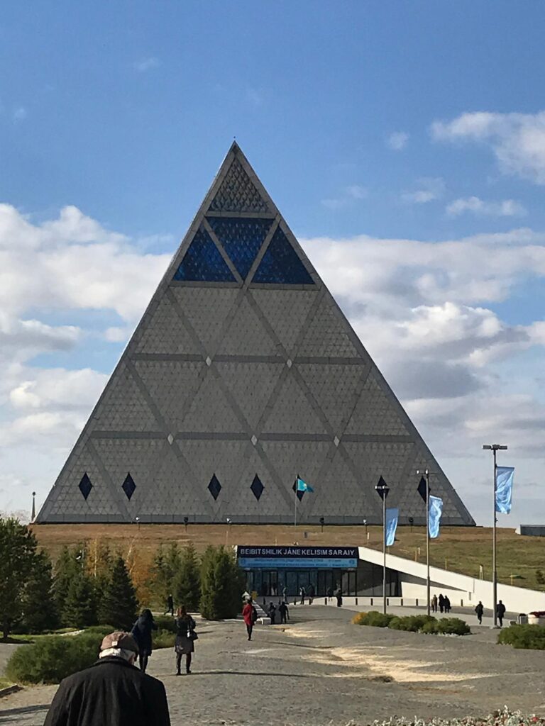 Palace of Peace and Reconciliation photo: Katsuhiro Asagiri