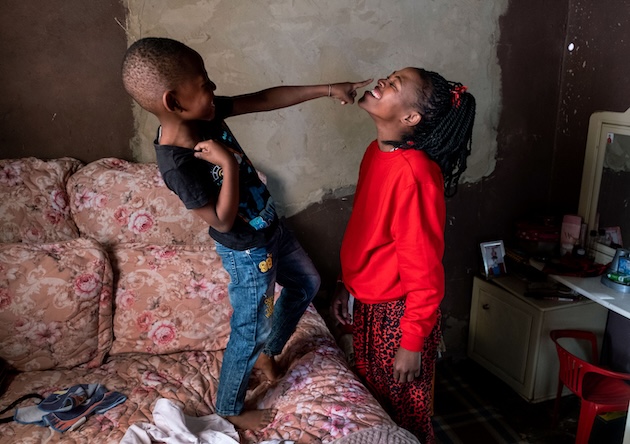 Tsholofelo Msimango and her son at her home in Brakpan, near
Johannesburg. Credit: TB Alliance/Jonathan Torgovnik