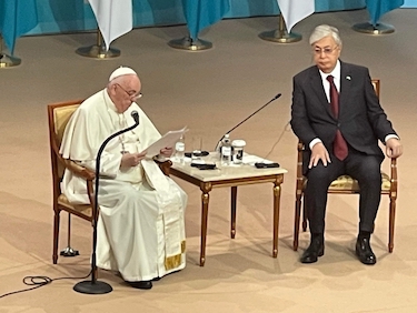 Pope Fransisco(Left)and Kassym-Jomart Kemeluly Tokayev, President of Kazakhstan (Right) during the 7th Congress of Leaders of the World and Traditional Religions held in Astana. Photo: Katsuhiro Asagiri, President of INPS Japan