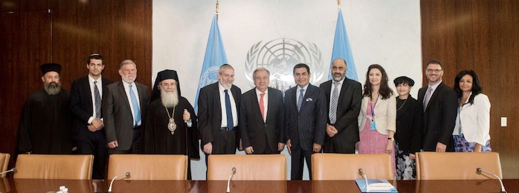 Photo: Religious Leaders from Israel and Palestine pose with UN Secretary-General António Guterres (6th from left) and UNAOC High Representative Nassir Abdulaziz Al-Nasser (6th from right). Credit UN Photo