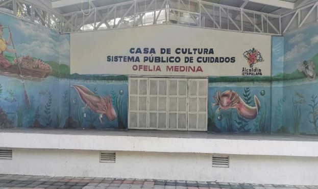 Axolotls on murals in Mexico City. Photo credit: Guillermo Ayala Alanis. 