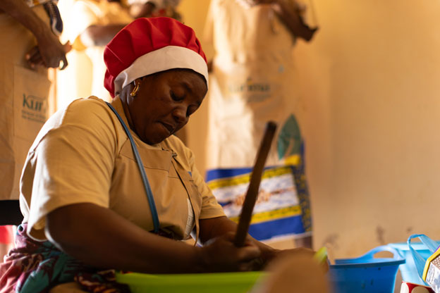 In rural Angola, women lead much of the agricultural work, manage farms, and run households and cooperatives. Improving their access to energy and other resources can transform rural economies. Credit: UNDP Angola