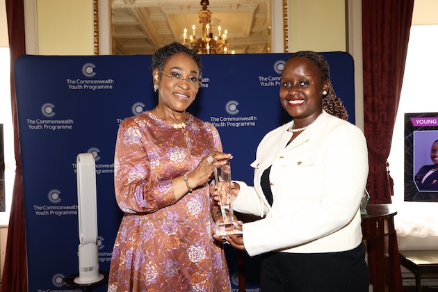 Shifra Ainomugisha from Uganda receives the 2026 Commonwealth Young Person of the Year award from the Commonwealth Secretary-General, Shirley Botchwey. Credit: Commonwealth